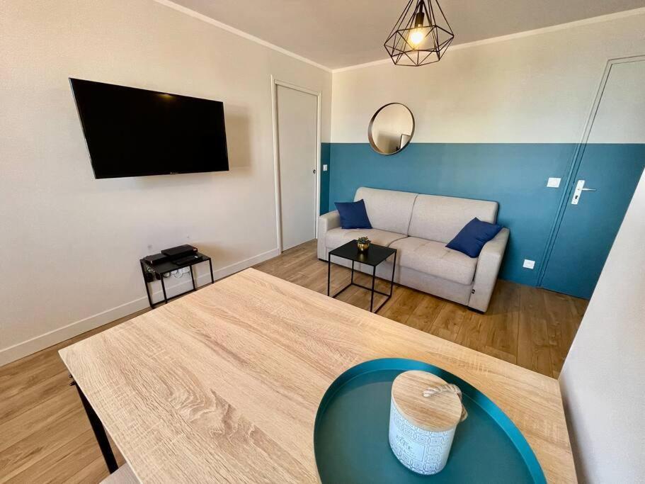 Ivs Andreossy Vue Mer Et Montagne Pour 4 Antibes Exterior photo